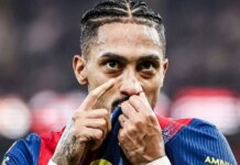 El triplete de Raphinha ayuda al Barça a vencer al Sevilla y mantenerse a 4 puntos de la cima | Noticias de futbol