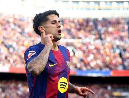 Fútbol: Raphinha logra un hat-trick y el Barça golea al Sevilla