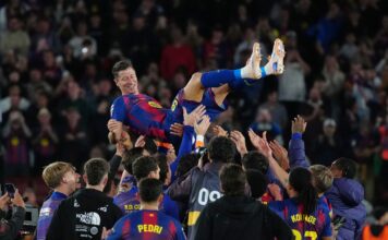 El Barcelona gana en la despedida de Lewandowski. El Sevilla evita el descenso pese a la derrota ante el Real Madrid